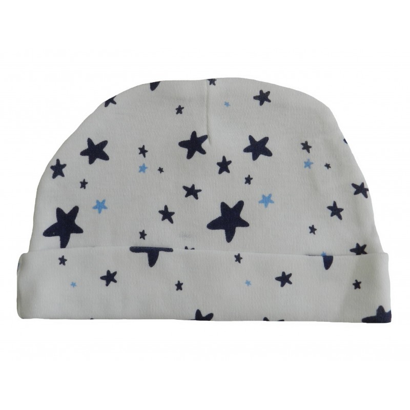 Bonnet naissance blanc avec ses étoiles imprimées de couleurs bleu et bleu marine.