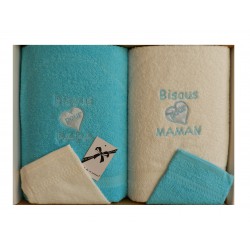 Coffret naissance serviettes à langer et leurs gants de toilette. Bisous pour papa bisous pour maman