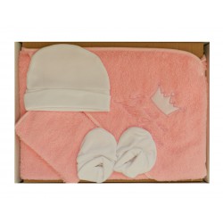 Coffret cadeau naissance fille. Sortie de bain rose et ses accessoires