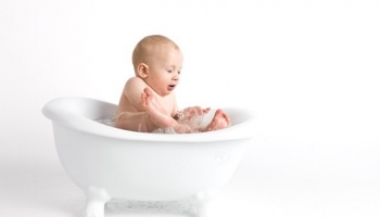 Comment donner le bain à bébé?